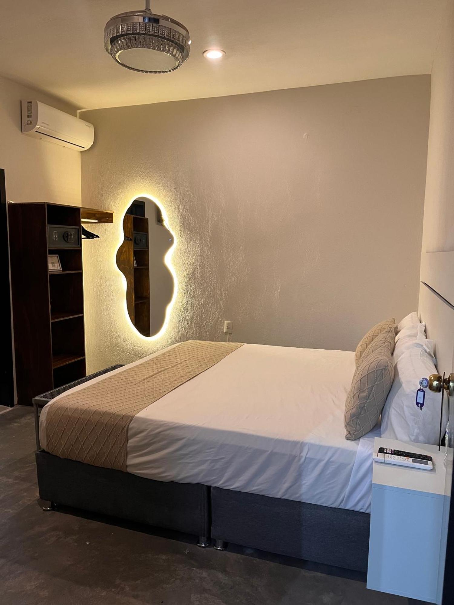 Aura Hotel B&B Tlaquepaque Buitenkant foto